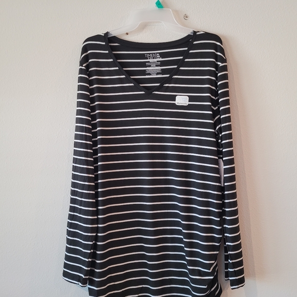 NWT Time and Tru maternity top - Picture 13 of 14